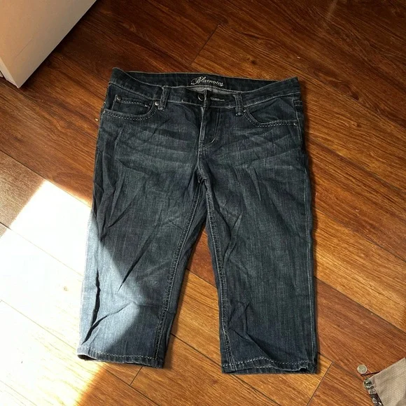 Excellent condition. Capris - Picture 1 of 2